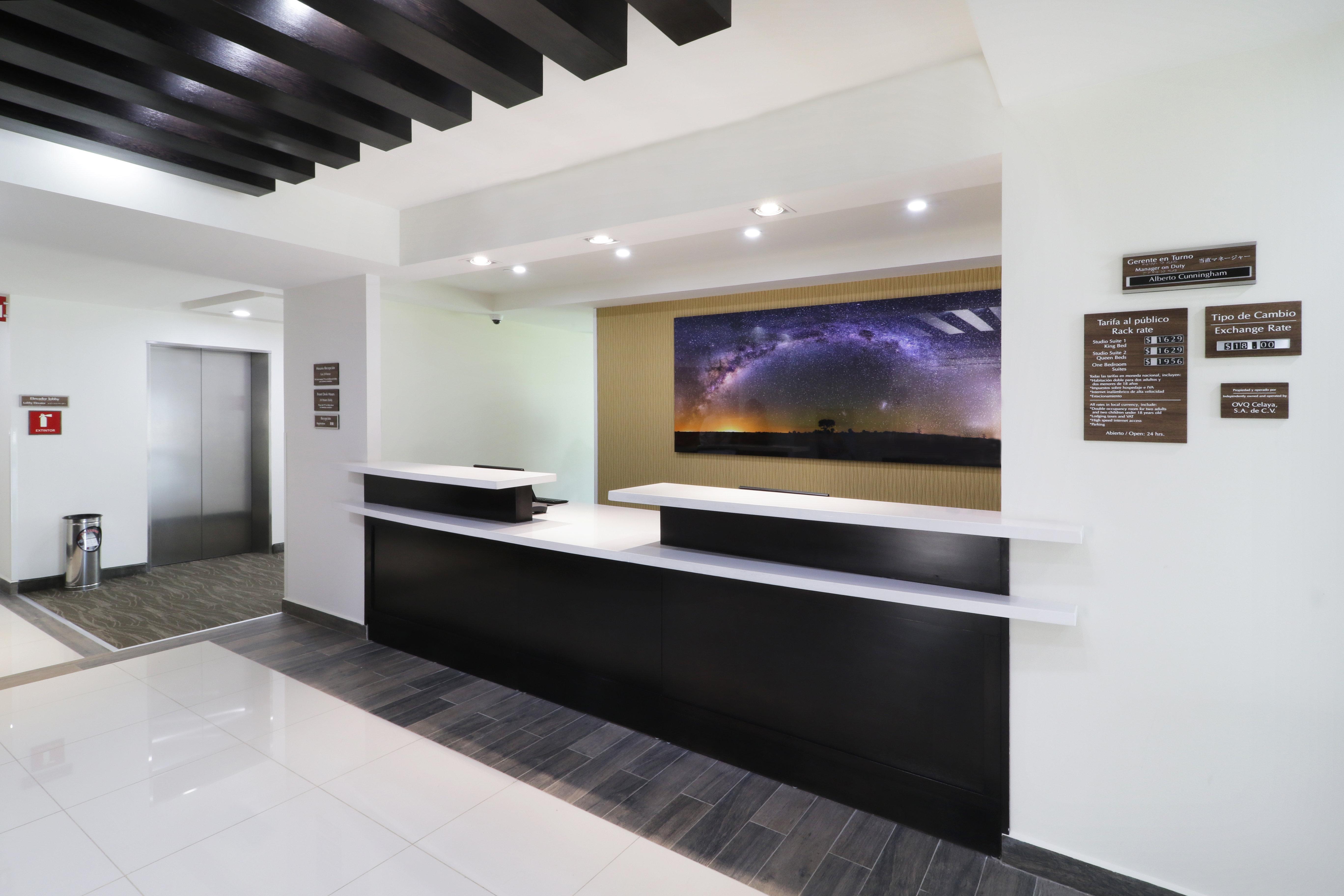 Candlewood Suites Celaya Celaya  Buitenkant foto
