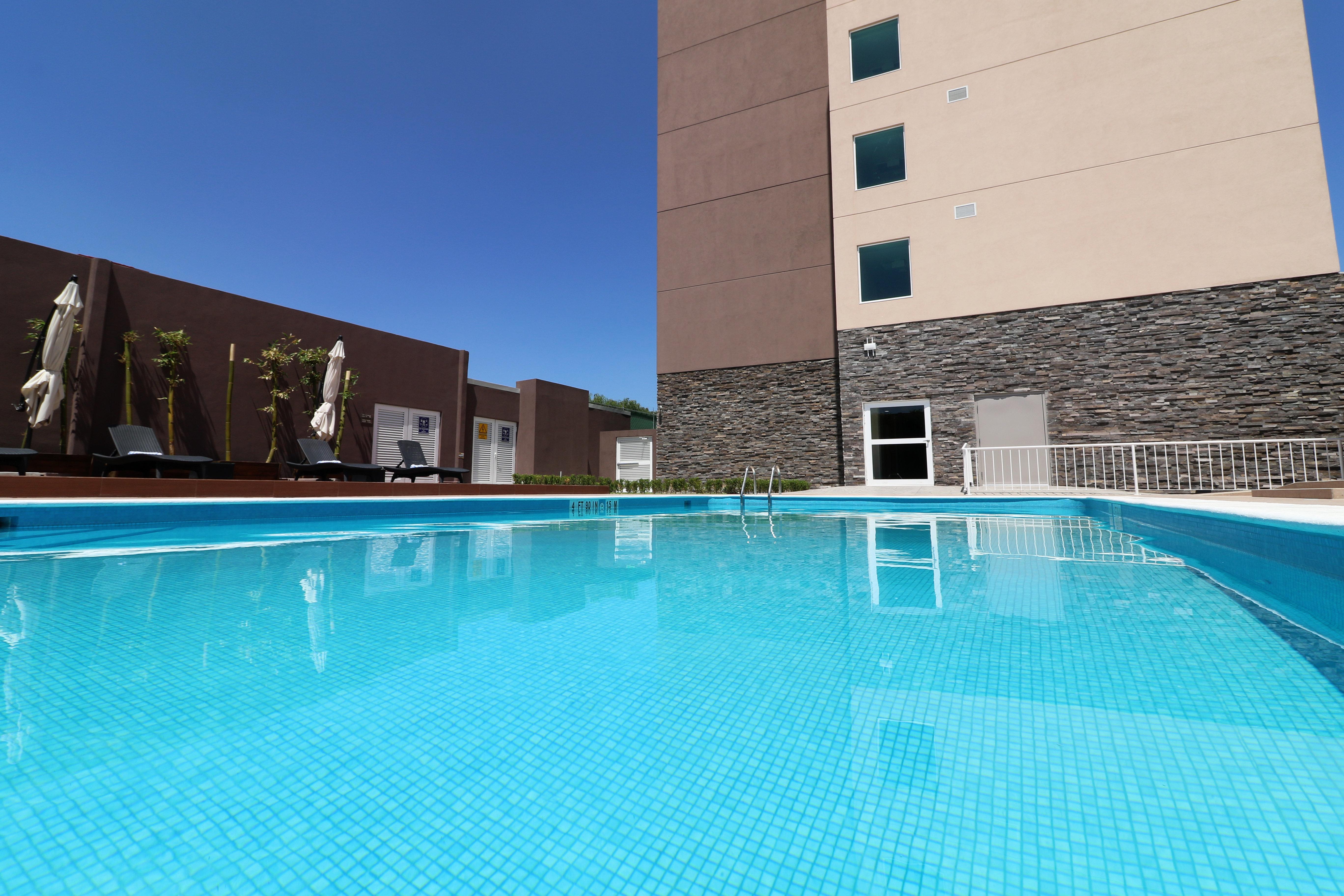 Candlewood Suites Celaya Celaya  Buitenkant foto