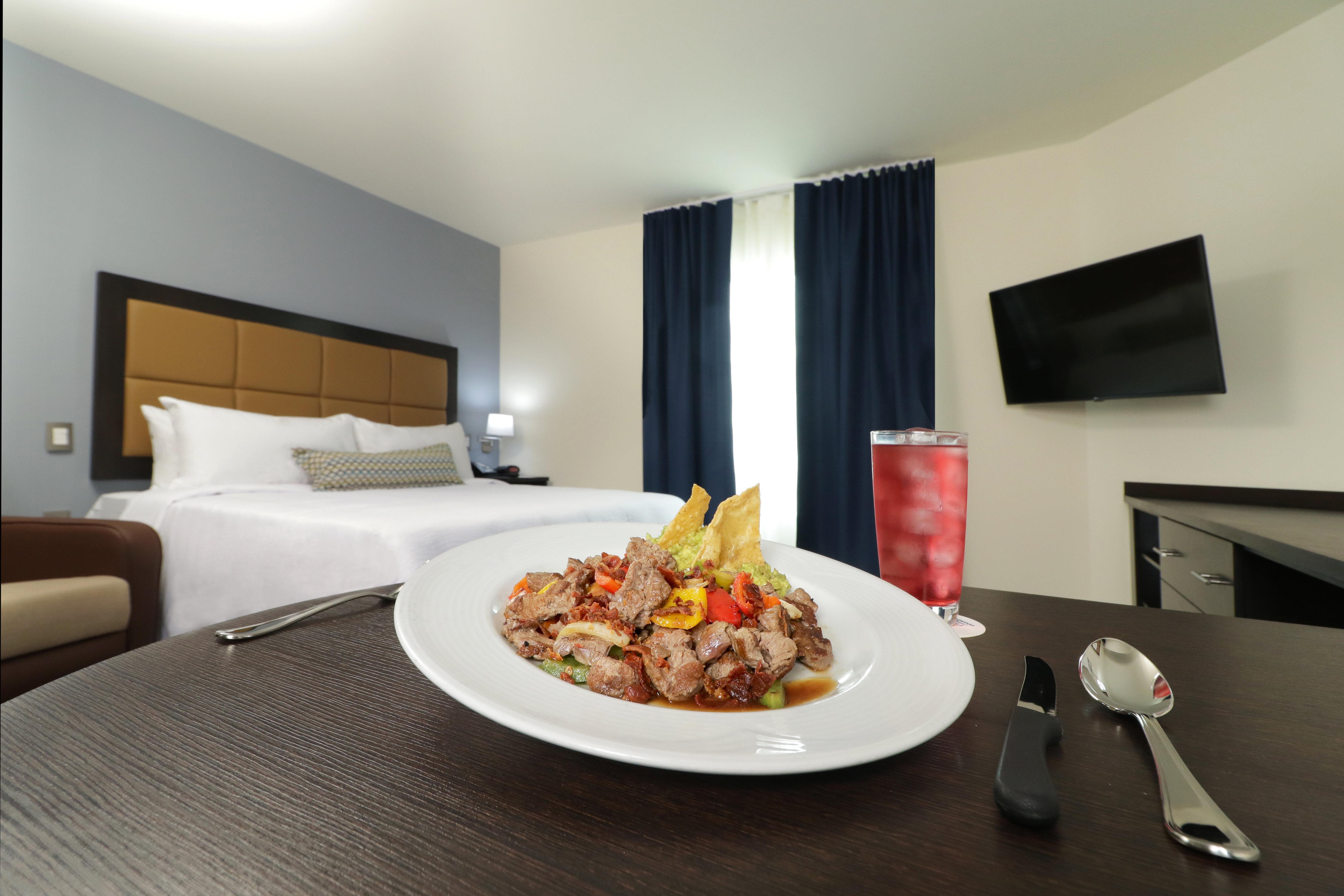 Candlewood Suites Celaya Celaya  Buitenkant foto